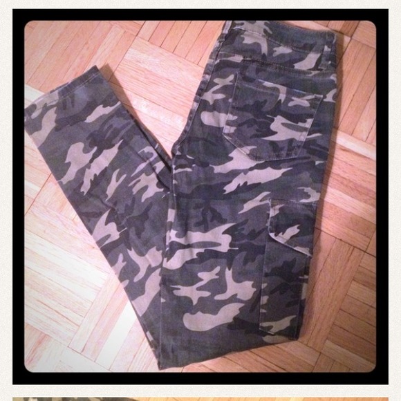 Distressed camo skinny jeans!