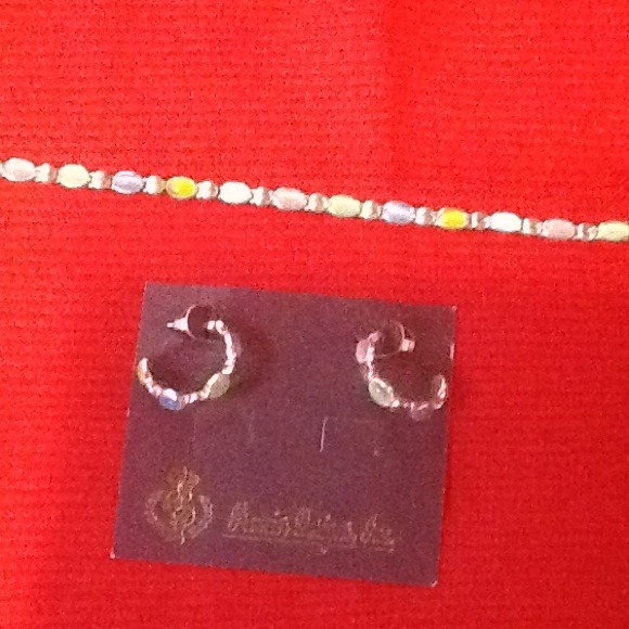 Premier designs bracelet and earrings.