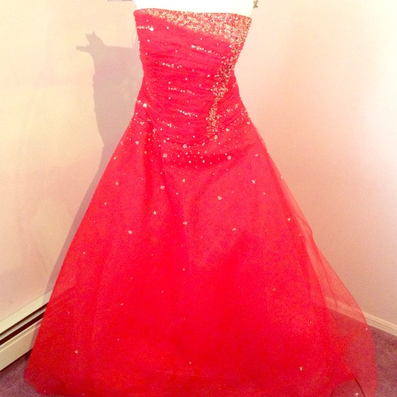 a beautiful red gown