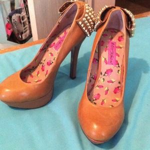 Betsy Johnson heels!