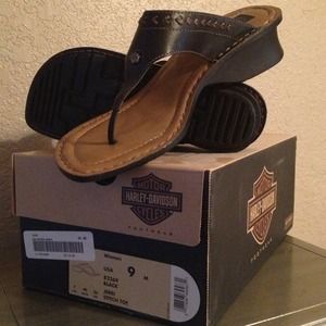 Size 9 Harley-Davidson sandals