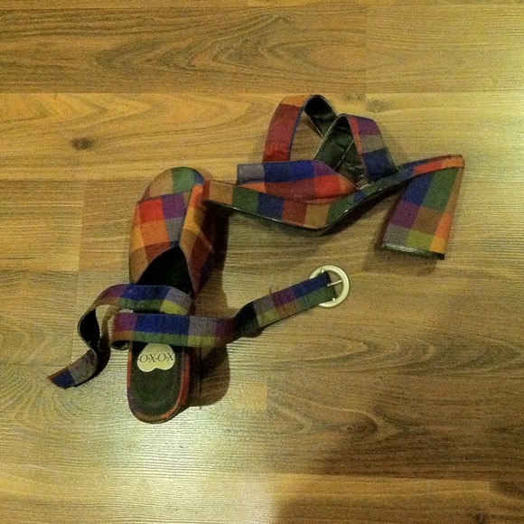 Cute retro style shoes- size 10