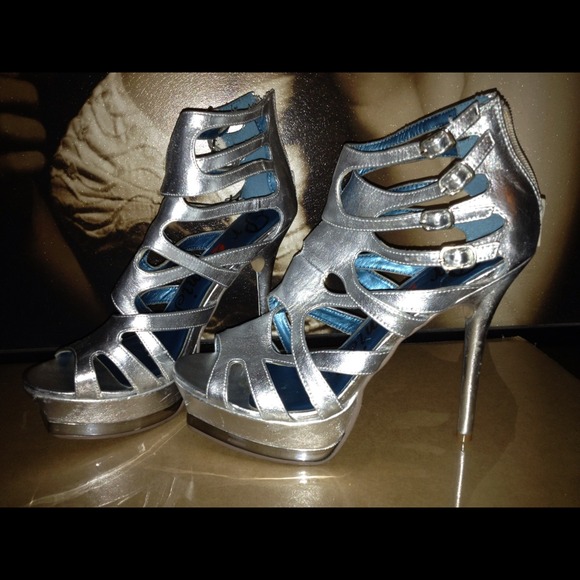 🎀Silver heels!