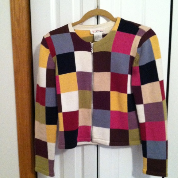 Color black sweater - Picture 1 of 3