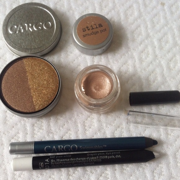 *SOLD* Cargo, Stila, Sephora bundle - Picture 1 of 2