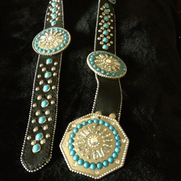 Belt purchased sold in bundle! - Picture 2 of 3