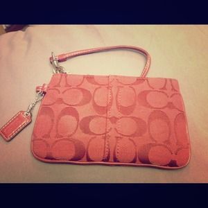 Coach small wristlet 💢REDUCED $6 off💢