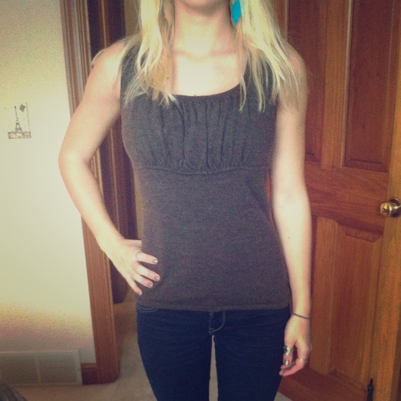 sleeveless sweater