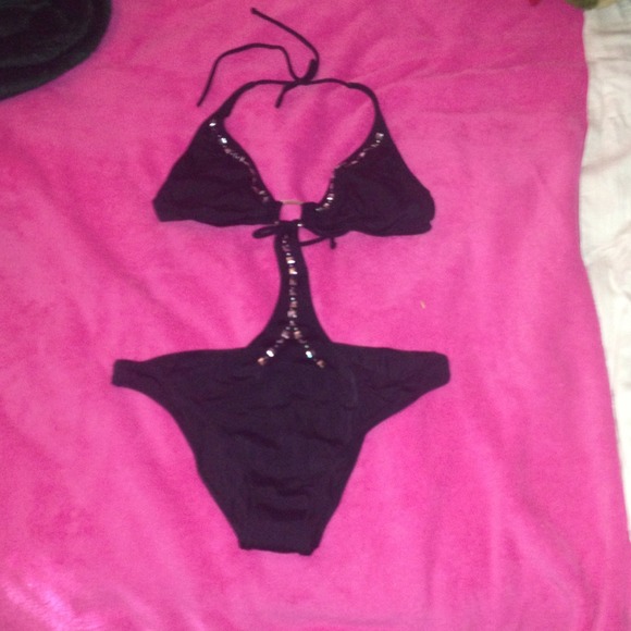 Xhilaration Other - One piece bikini hot!