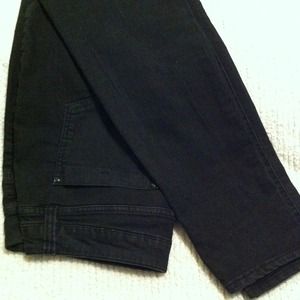 Elle Skinny Jeans. Reserved for jungleenvy