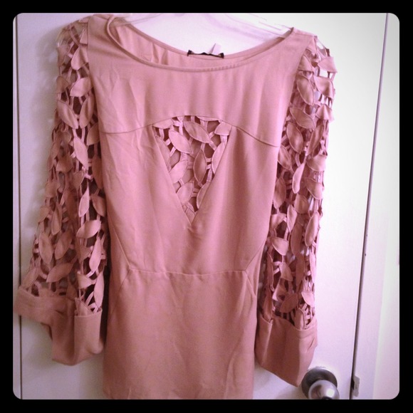 BCBGMaxAzria Tops - Pretty Woven Top