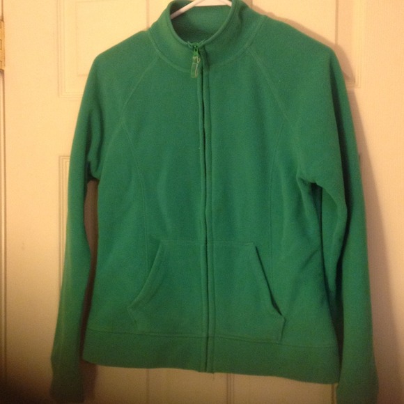 🍀Old navy green fleece.🍀