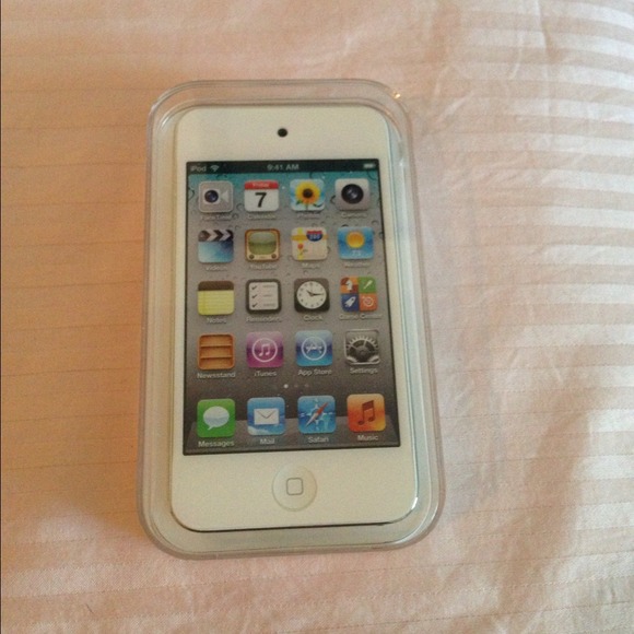 🌀 Sold 🌀iPod touch