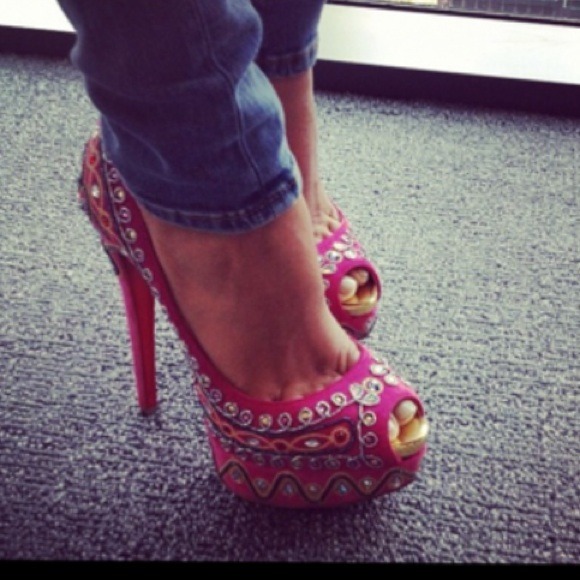 Christian Louboutin Shoes - Sexy Moroccan designed shoe! Christian louboutin