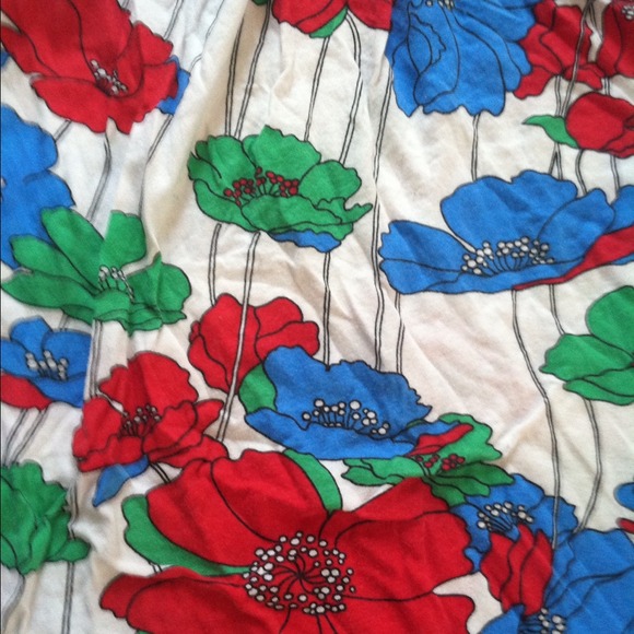 Blue and Red Floral Tank! - Picture 2 of 3