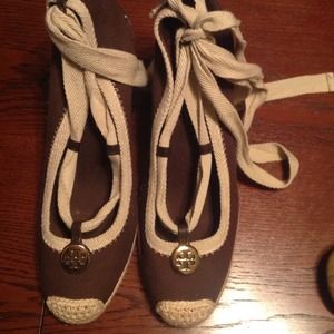 👏SOLD👏Tory Burch wedges. Excellent condition