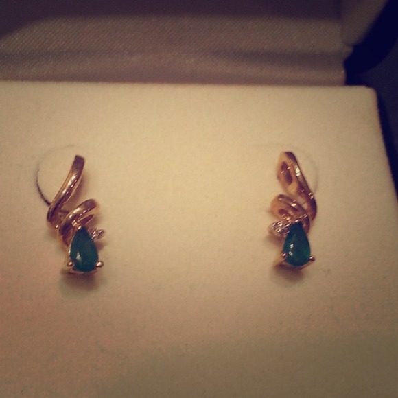 Emerald earrings (matching necklace in closet)