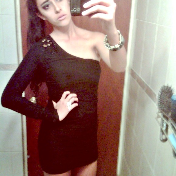 Black dress one sleeve
