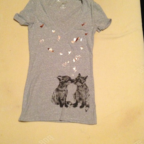 American Eagle v-neck