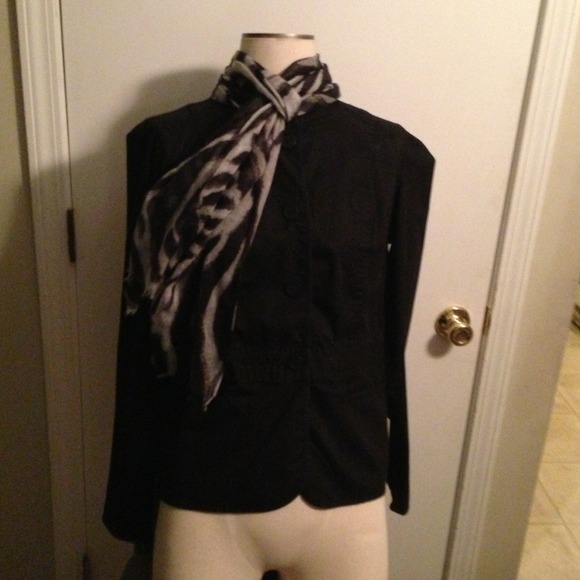 Black button up blazer