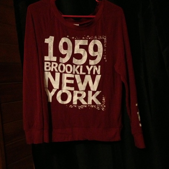 ✨Sold✨Nice loose fitting long sleeve