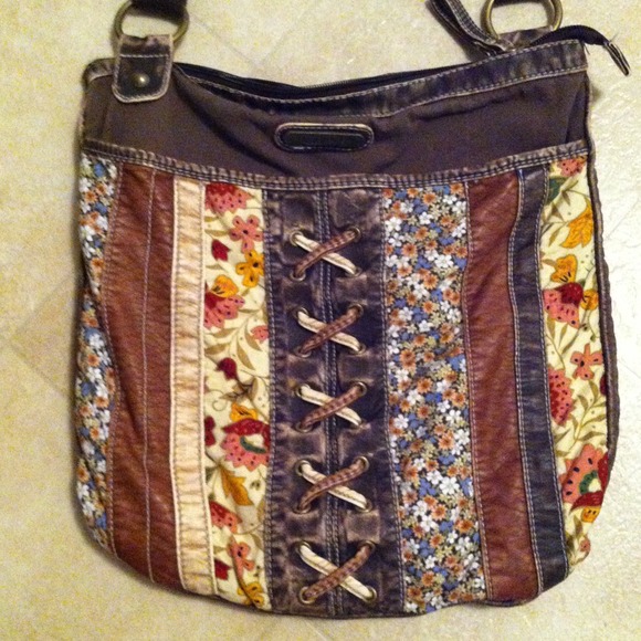SOLD!!! Union bay cross body purse - Picture 2 of 4