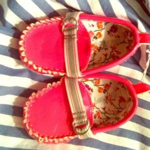 *Old Navy 6-12 months Loafers*