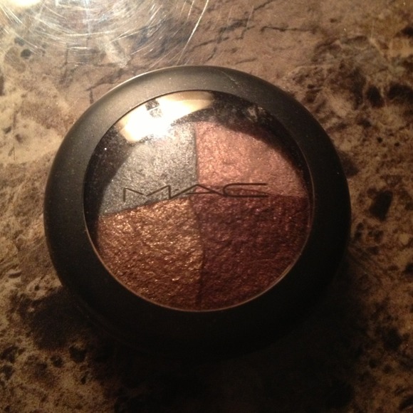 Mac mineralized eye shadow reserved for @ladyzel