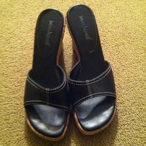Black and cork wedges! Cute comfy summer heels