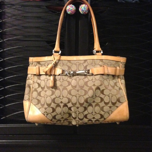 Coach Handbags - 🎀SOLD🎀Coach Handbag