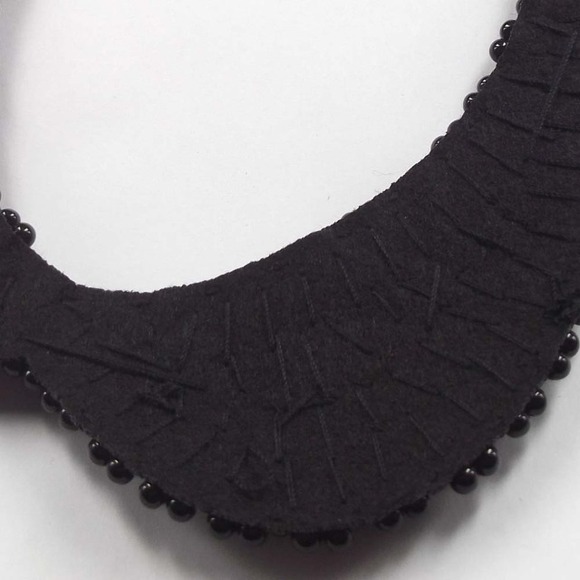 ⛔SOLD IN BUNDLE⛔🌟NEW🌟 Black bead bib necklace - Picture 4 of 4