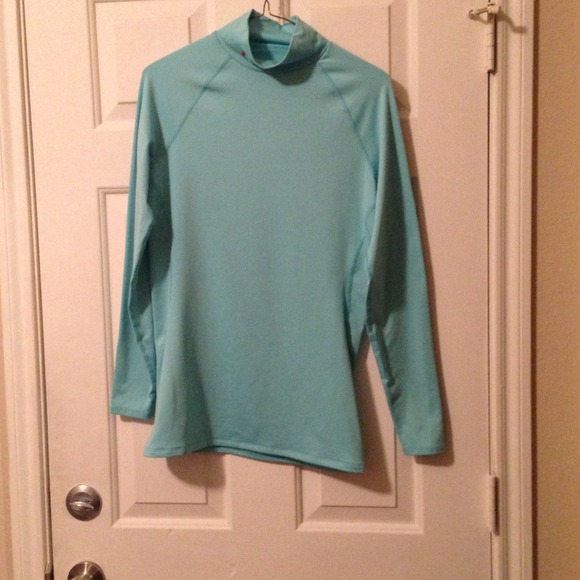 Tops - BUNDLE!!! Long sleeve coldgear under armour