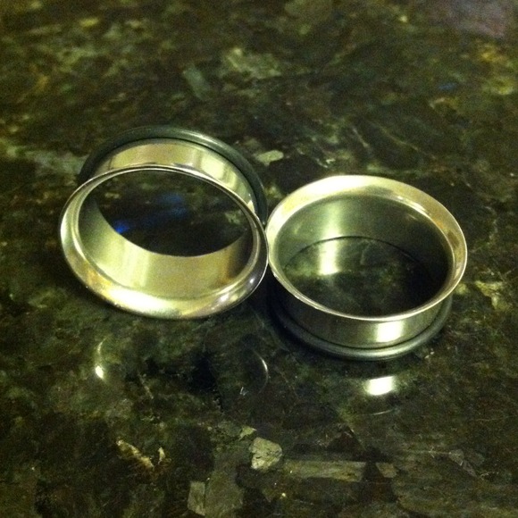 1" Tunnels