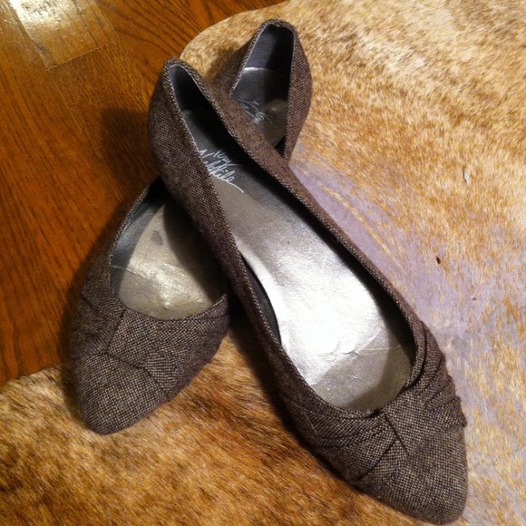 Brown Tweed Flats by Very Volatile.