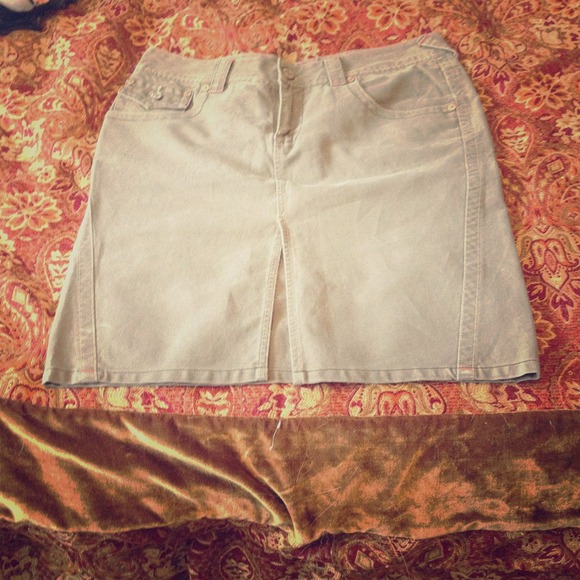 A line stretchy jean skirt.