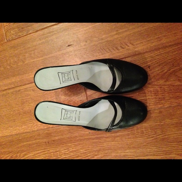 Sold****Crazy $5 Cynthia Rowley Black mules