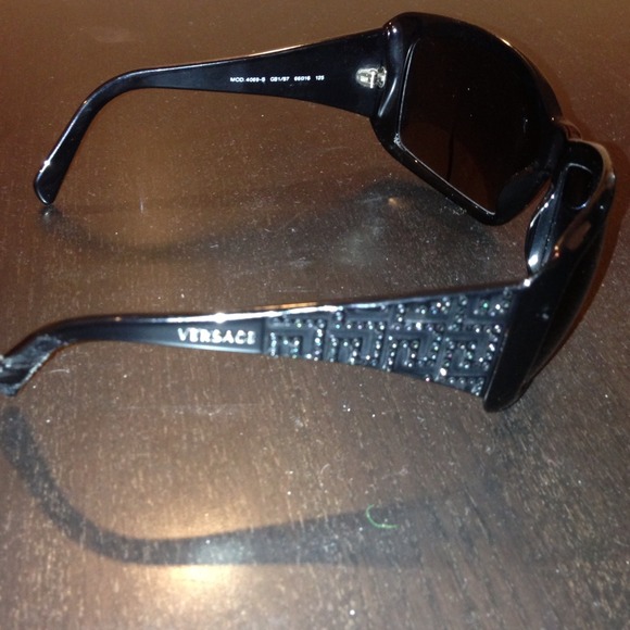 SOLD❌ Authentic Versace sunglasses!!! - Picture 2 of 2