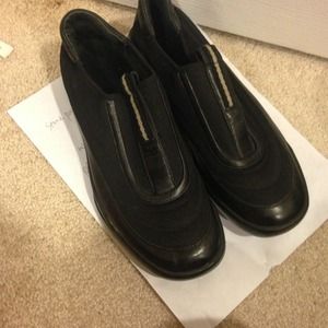 Gucci walking shoes