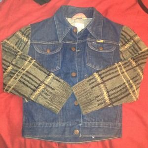 Urban Outfitters - Cosby Sleeve Denim Jacket