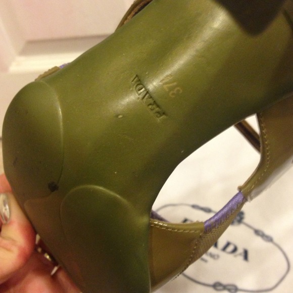 Prada shoes - Picture 3 of 3