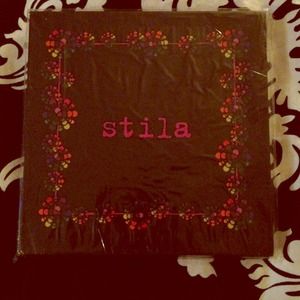 SOLD🚫🚫Stila 13 Eye Shadow Palette, Brand New!