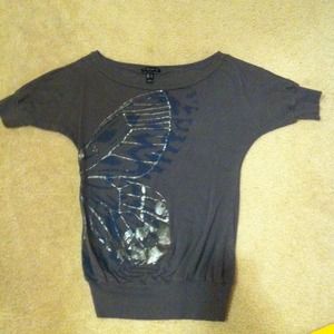 Grey top! Butterfly!