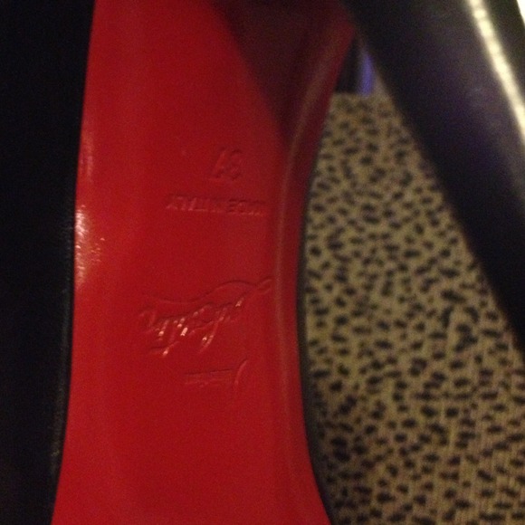 🎉REDUCED!!!!Christian Louboutins - Picture 3 of 4