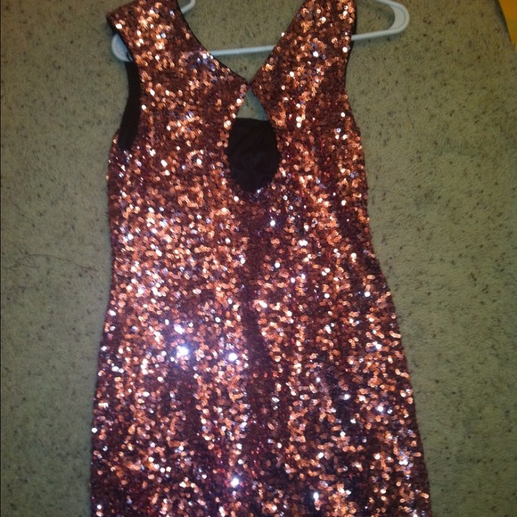 Pink sequin dress - Picture 3 of 3