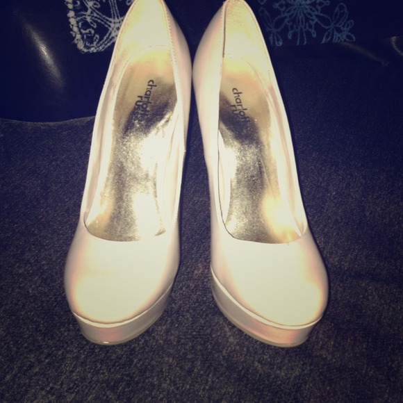 Must-have Beige Patent Pumps!