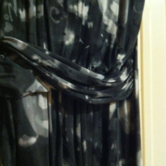 Vera wang dress! - Picture 2 of 3
