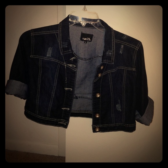 Cropped distressed jean jacket