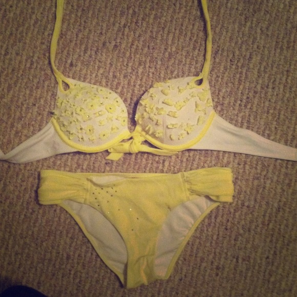 Vs bikini push up - Picture 1 of 1