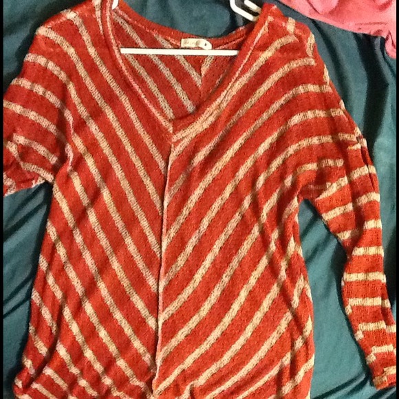 Orange and tan striped sweater. Size M (loose fit) - Picture 4 of 4