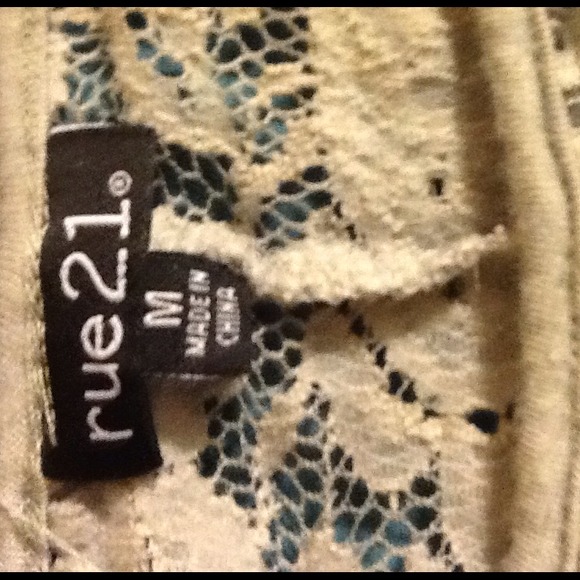 Grey lace top. Size M - Picture 2 of 3